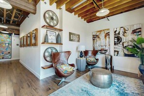 Interior - Luxe, historical condo home near downtown with W/D, pool, outdoor lounge & grill (Nashville)