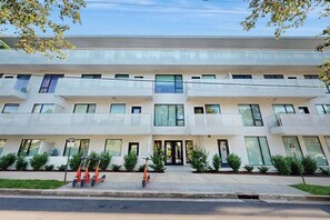 Exterior - Ultramodern Condo in Luxury Complex with WiFi, Patio, Seasonal Pool, & W/D (Nashville)