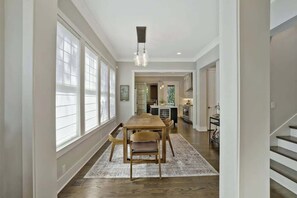 Dining - Recently-built all-suite with two porches, firepit, crow's nest, & widow's walk (Franklin)