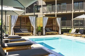 Pool - Centrally located condo with pool & gym access, balcony, W/D & Modern Interior (Nashville)