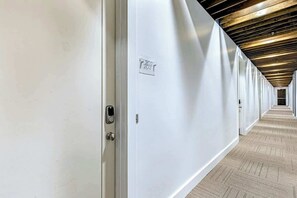 Interior - West End Nashville Retreat, Near Vanderbilt & Park (Nashville)