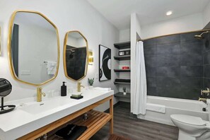 Shower, hair dryer, towels, shampoo - City-view condo with rooftop lounge, gym, & 10-minute walk to downtown (Nashville)