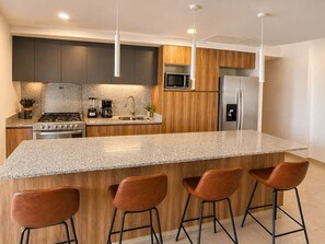 Private kitchen - Lujo en Dúo 24| Alberca, Gym y excelente ubicación (Zapopan)