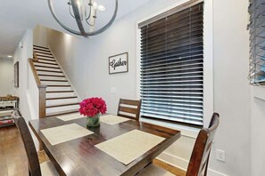 Dining - High-end Nashville home in The Gulch near downtown w/rooftop deck, WiFi, & AC (Nashville)