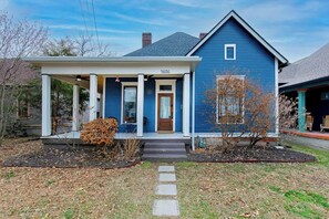 Exterior - 1920s Dog  Welcome Escape N East Nashville, Firepit (Nashville)