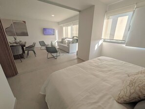 1 bedroom, desk, iron/ironing board, WiFi - Depa de lujo en Dúo 24 | Alberca, gym y seguridad (Zapopan)