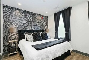 Iron/ironing board, WiFi, bed sheets - Muse | Classy downtown condo with AC, rooftop lounge & fitness room (Nashville)