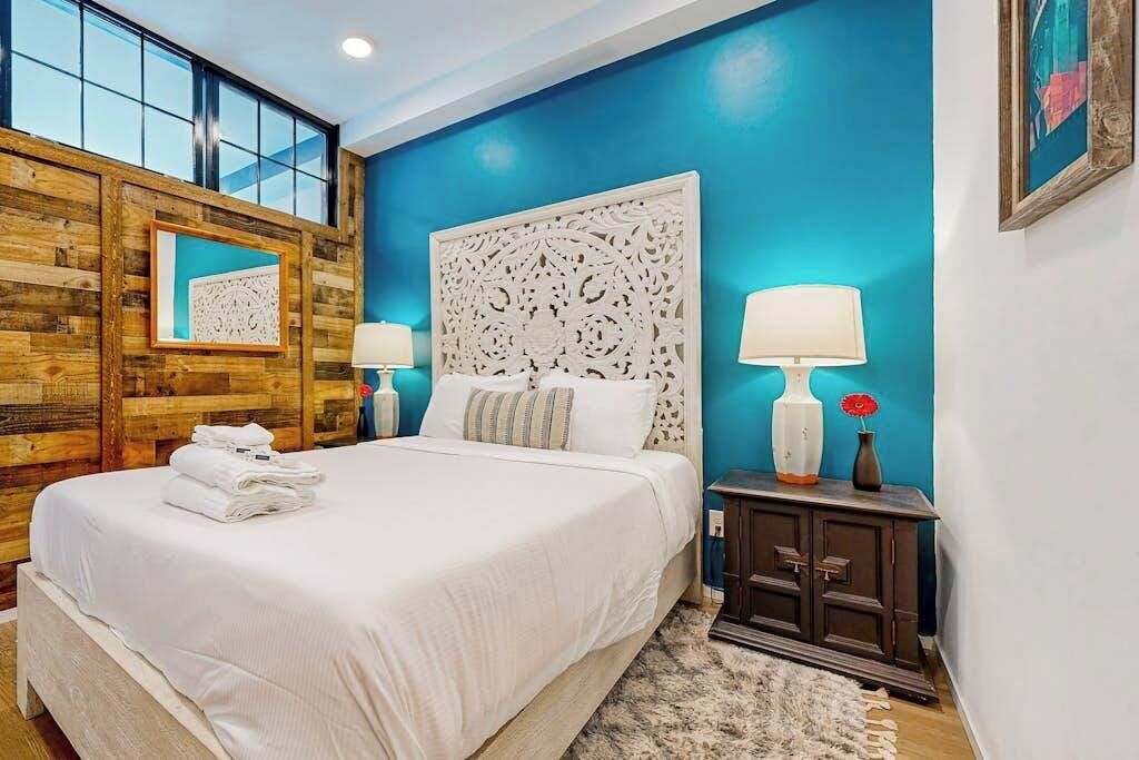 WiFi, bed sheets
