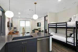 Iron/ironing board, WiFi, bed sheets - Muse | City-view condo with central AC, balcony & onsite gym (Nashville)