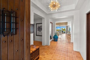 Apartment, Accessible - Newly Renovated Condo With Ocean View Luxury Amenities in Beachfront Resort Walk to Downtown (Cabo San Lucas)