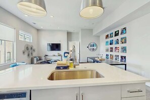Interior - Downtown West End Nashville Retreat, Near Broadway (Nashville)