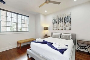 Iron/ironing board, WiFi, bed sheets - Stylish New-Build | Rooftop with Skyline Views | Near The Gulch & Music Row (Nashville)