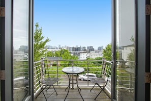 Property grounds - 1 mi to Music Row The Gulch Rooftop Deck W Views (Nashville)