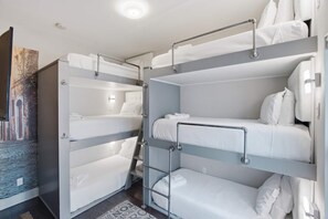 Iron/ironing board, WiFi, bed sheets - 1 mi to Music Row The Gulch Rooftop Deck W Views (Nashville)