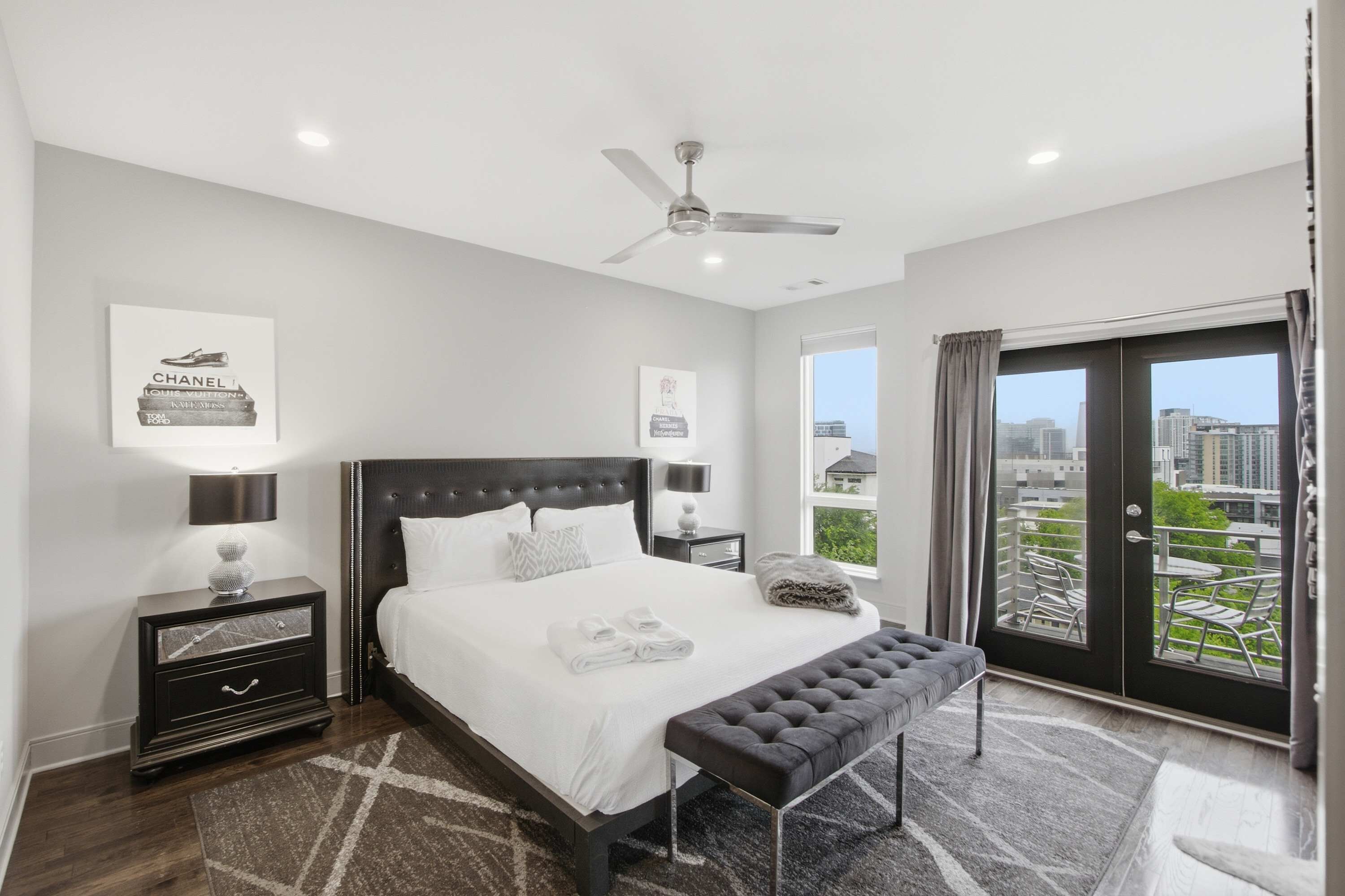 3 habitaciones, tabla de planchar con plancha, wifi y ropa de cama 