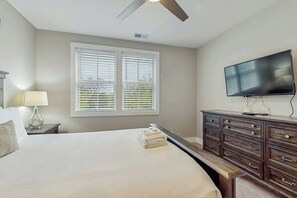 Iron/ironing board, WiFi, bed sheets - Comfortable condo with AC, kitchen, wifi - near attractions (Nashville)