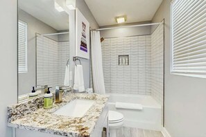 Douche, serviettes fournies