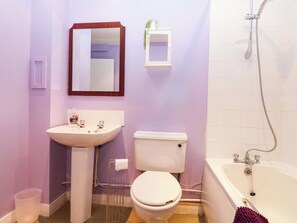 Shower - Apartment 1 (Aberdeen)