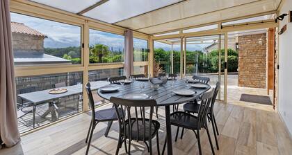 Le Clos des Prés with Pool, Spa and Table Football