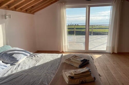 Holiday Home 'Casa Baía Da Lagoa' with Sea View and Wi-Fi