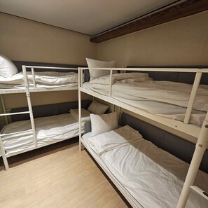 Basic Quadruple Room, Multiple Beds | Free WiFi - Di Alley Myeong-dong (Seoul)