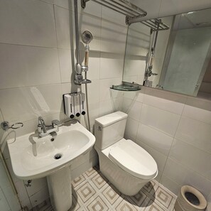 Bathroom - Di Alley Myeong-dong (Seoul)
