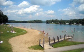 Beach - Lakeside Retreat cabin in peaceful Summersville WV (Summersville)