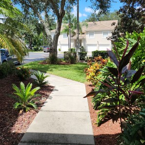 Property grounds - Cozy 2-bedroom condo in fantastic Bradenton Tara Golf and Country Club (Bradenton)