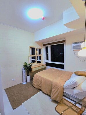 Deluxe Condo, City View | Blackout curtains, iron/ironing board, free WiFi - Dyad Suites Pasay (Pasay City)