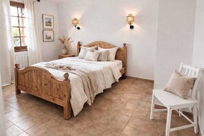 Room - Vrbo Property (Soulac-sur-Mer)