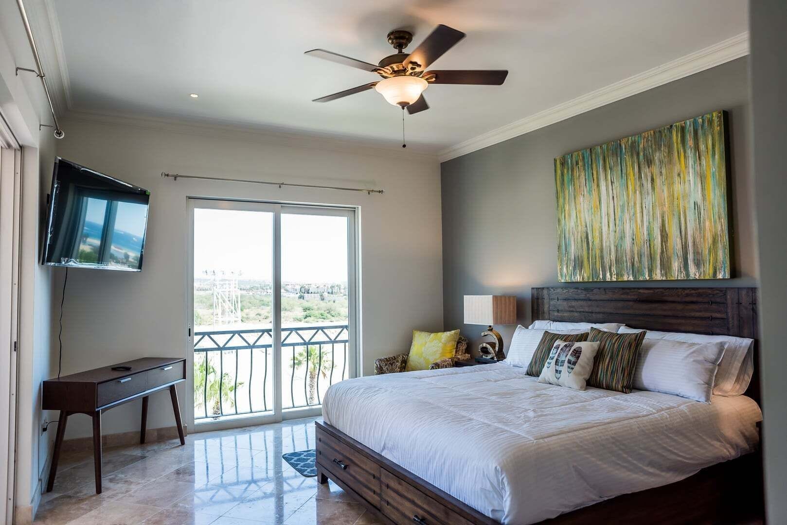 2 bedrooms, individually decorated, individually furnished