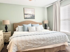 Tabla de planchar con plancha, wifi gratis y ropa de cama 
