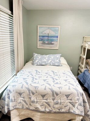 2 bedrooms, iron/ironing board, free WiFi, bed sheets - Cozy 2 bedroom 2 bathroom condo on the beautiful West Beach at Gulf Shores (Gulf Shores)