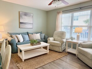 Smart TV, DVD player, books - Cozy 2 bedroom 2 bathroom condo on the beautiful West Beach at Gulf Shores (Gulf Shores)