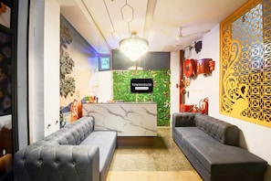 House | Reception - Townhouse Shobhagpura Fragrance Hotel (Udaipur)