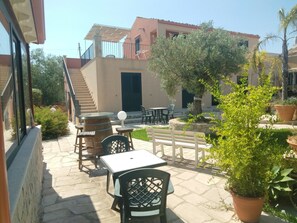 Outdoor dining - Country House 'Alla Corte Di Nonna Maria' with Air Conditioning (Modica)