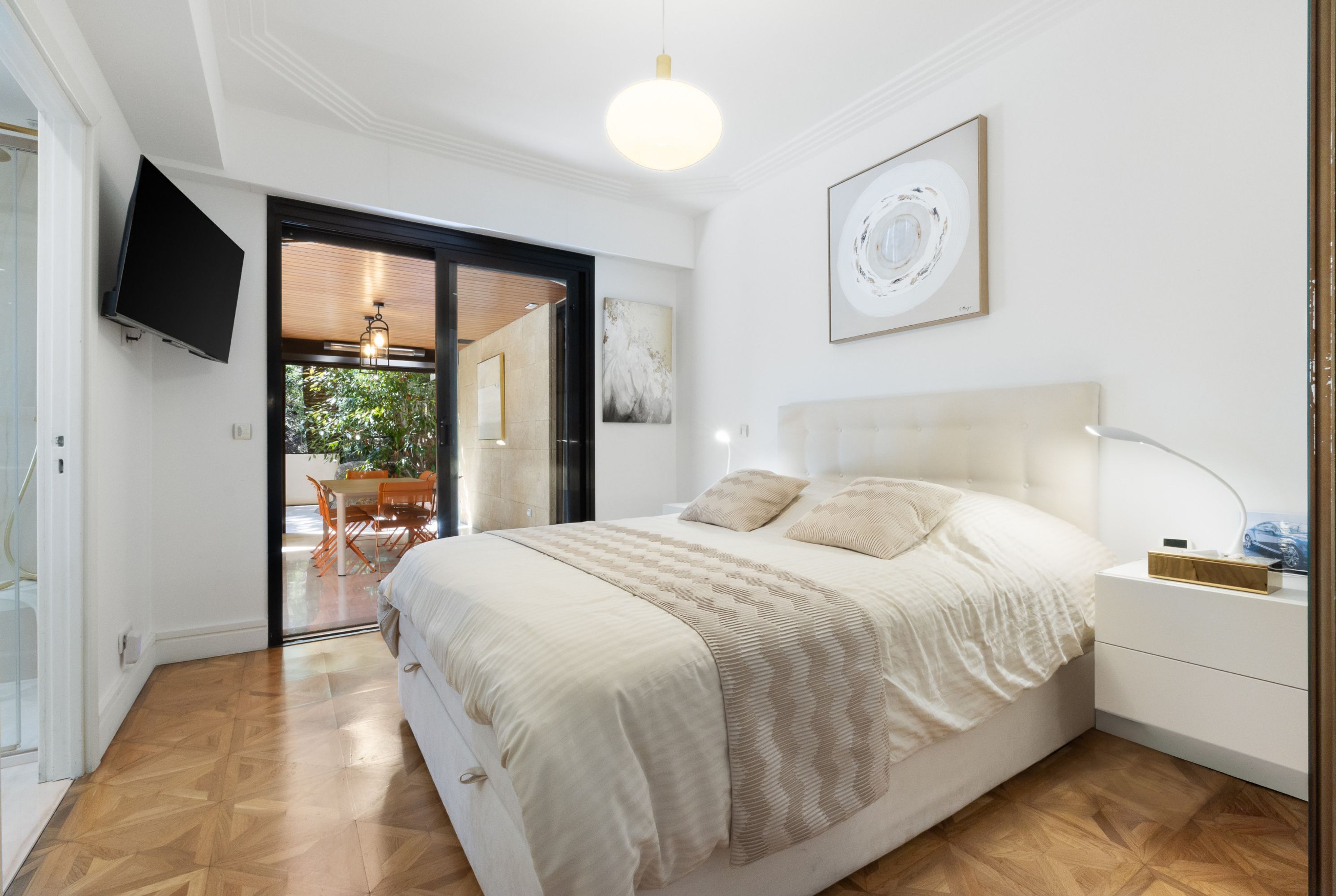 2 bedrooms