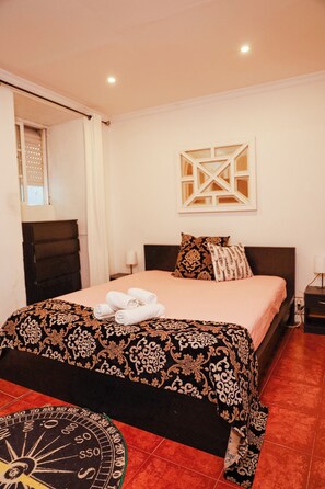 Iron/ironing board, free WiFi, bed sheets - Sailor's House - Holiday's House (Porto)