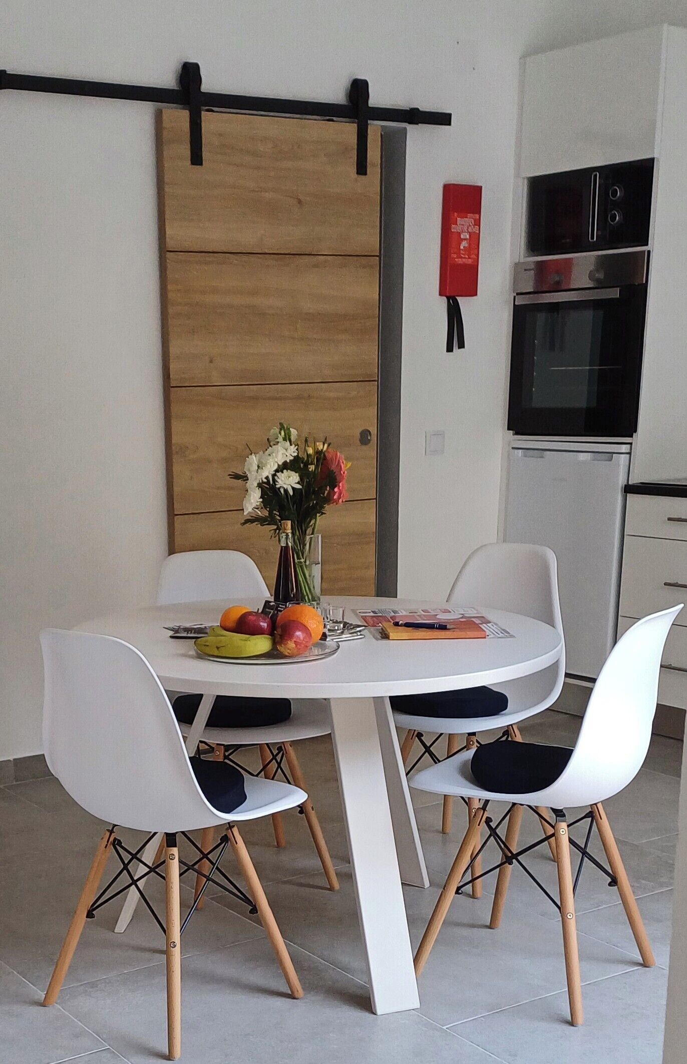 Habitación Confort con 1 cama matrimonial o 2 individuales, balcón, vista al valle | Cocina privada | Refrigerador, microondas, horno y parrilla de estufa 