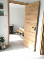 Habitación Confort con 1 cama doble o 2 individuales, balcón, vistas al valle | Sistema de insonorización, wifi gratis, accesible en silla de ruedas
