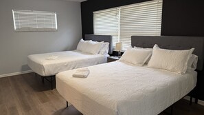 4 bedrooms, desk, WiFi - Anna Maria Island 4BR 2BA BBQ Mini Golf Sleep 16 (Bradenton)