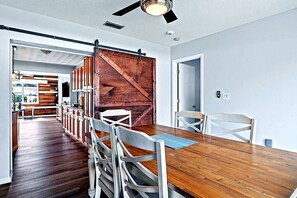 Dining - Anna Maria Island 4BR 2BA BBQ Mini Golf Sleep 16 (Bradenton)