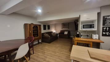 House, 1 Bedroom | Living room