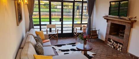 Suite Deluxe, vue montagne | Coin séjour