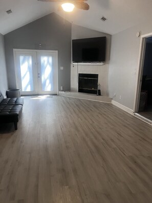 Smart TV - Beautiful 3-bedroom house near FAMU and FSU (Tallahassee)