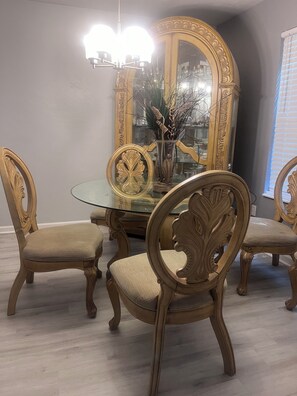 Dining - Beautiful 3-bedroom house near FAMU and FSU (Tallahassee)
