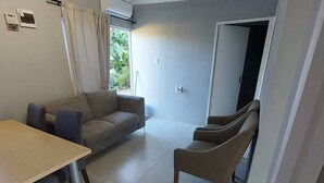 Ảnh chưa phân loại, 3 trong số 18 ảnh, nút