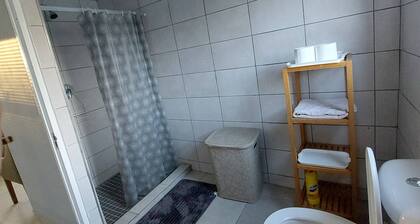 Charming 3-bedroom Holiday Cottage in Somerset West