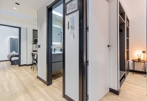 Iron/ironing board, Internet - GuestReady - Modern apartment in the city centre (Madrid)