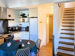 Fridge, microwave, oven, dishwasher - House with garden and terrace, Torreilles (Torreilles)